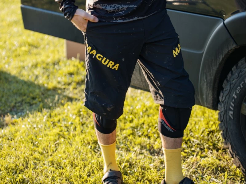 MAGURA Yellow Freeride Short 3